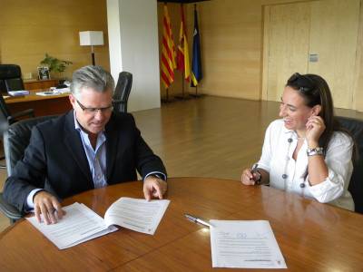 L’Ajuntament de Salou signa el contracte de la Llar d’infants municipal ‘La Balena Blava’