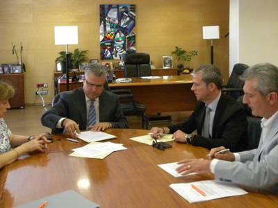 L’Ajuntament de Salou signa un conveni de col•laboració amb l’Associació de Malalts d’Alzheimer