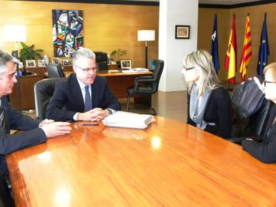 L’Ajuntament lliura un perinòmetre al Centre d’Alta Resolució