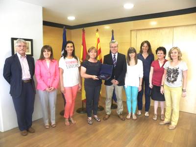 L’Ajuntament reconeix la tasca de Montserrat Abella en el món educatiu