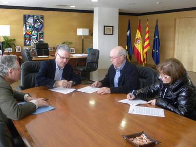 L’Ajuntament signa el conveni per remodelar la vorera Nord del Passeig Jaume I