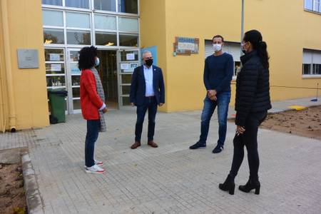 L’alcalde de Salou i la regidora de Serveis Educatius es reuneixen amb l'equip directiu de l'Escola Europa