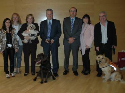 L’alcalde de Salou inaugura les IV Jornades de Teràpies amb Animals