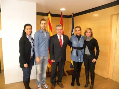 L’Alcalde de Salou rep la visita del ballarí salouenc que va actuar als MTV 2010