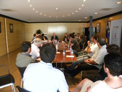L’alcalde de Salou reuneix al sector turístic local amb Transports de la Generalitat
