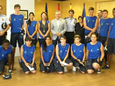L’alcalde felicita els joves integrants de la Patrulla Jove per la ‘bona tasca i el servei a Salou’ desenvolupat aquest estiu