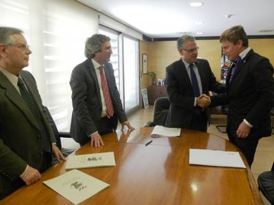 L’alcalde i la propietat del solar de l’antiga Duana signen el conveni per desbloquejar la zona