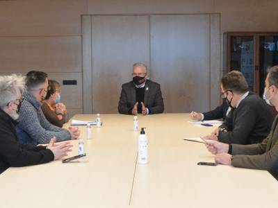 L’alcalde Pere Granados es reuneix amb la presidenta de l’Associació de Veïns Salou Est per tal de tractar sobre temes de manteniment i equipaments