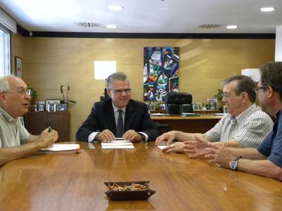 L’alcalde rep la nova junta de la llar de jubilats del Parc de Salou