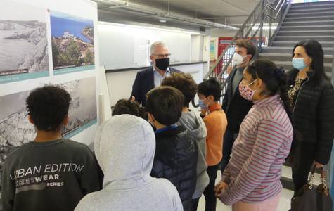 L’exposició fotogràfica itinerant ‘El litoral de Salou’ visita diversos centres educatius del municipi
