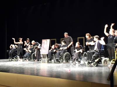L’obra l’artista, de la companyia teatral del centre de paràlisis cerebral la Muntanyeta, omple el TAS