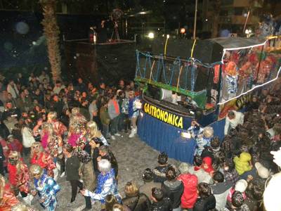 La festa del Cós Blanc supera amb nota el 30è aniversari
