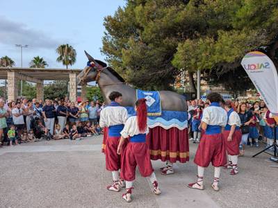 La Mulassa de Salou presenta un nou vestuari amb motiu del seu 15è aniversari
