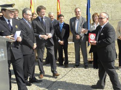 La Policia Local de Salou celebra la festivitat del patró Sant Miquel a la Torre Vella en un ambient de festa i companyonia