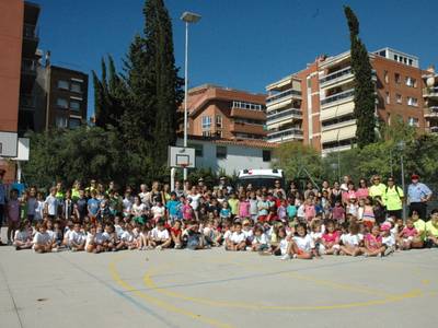 La Policia Local de Salou, els Mossos d’Esquadra, i salvament marítim visiten el Casal d’Estiu a l’escola Santa Maria del Mar