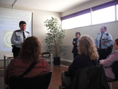 La Policia Local de Salou imparteix cursos sobre consells de seguretat, d’autoprotecció i prevenció davant els robatoris