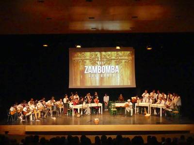 La solidaritat per a la investigació del càncer infantil omple el TAS de Salou amb la Zambomba Flamenca