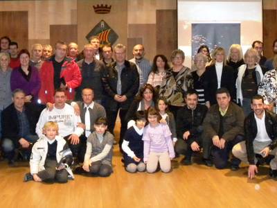 La vuitantena de colles i entitats participants a la Festa Major d’Hivern, homenatjades