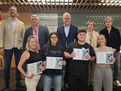 L’Ajuntament de Salou premia l’esperit emprenedor d'una cinquantena d'alumnes de secundària al concurs ‘L’Institut Emprèn’ 2025