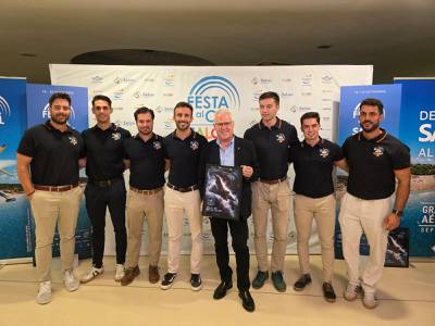 📸 L'alcalde dona la benvinguda als pilots i tripulacions de la 'Festa al Cel'