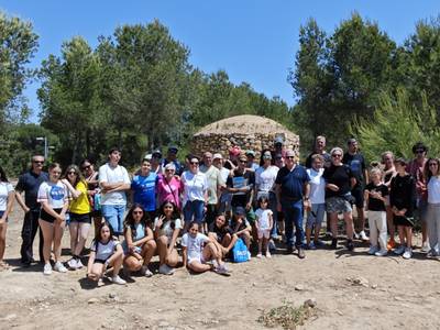Les famílies del Marta Mata exploren el Camí de Costa i la Ruta dels Miradors, en la 2a jornada de convivència