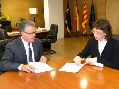 Les obres de la pista poliesportiva de Cap Salou, en marxa