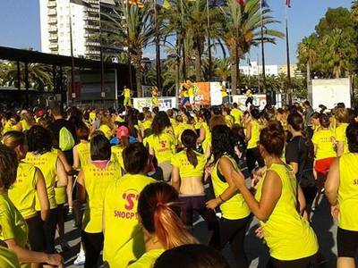 Més de 700 persones ballen en la Màster Class de Zumba solidària a Salou