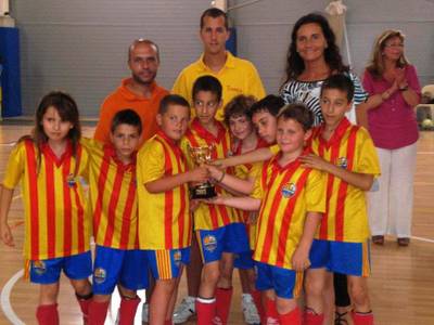 Més de 80 nens i nenes participen al Benjamín Salou Cup Futbol Sala 2012