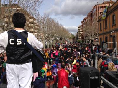 Més de cent nens i nenes de Salou acudeixen al Carnaval Xic's