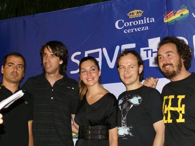 Milers de persones gaudeixen del concert Coronita Save the Beach