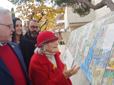 Pilarin Bayés inaugura el seu tercer mural dedicat a 'la història de Salou'