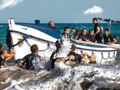 Salou acull, dissabte, una espectacular exhibició d'un llegendari bot insubmergible