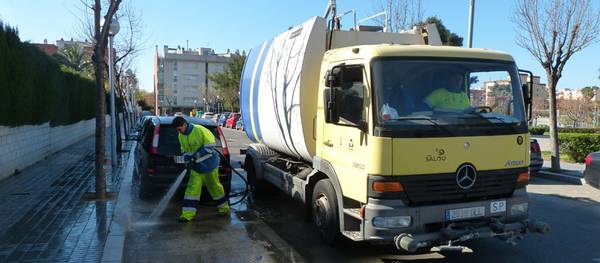 Salou amplia el conveni amb Urbaser per millorar la neteja dels carrers del municipi