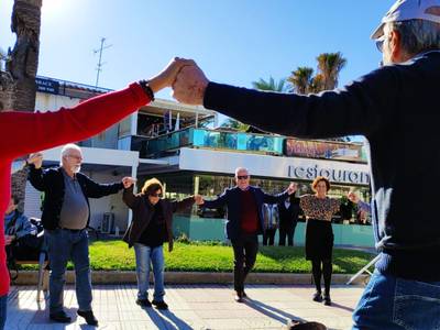 Salou celebra el 85è aniversari de l'ONCE amb una ballada de Sardanes