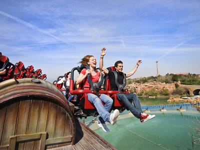 Salou col•labora en la festa del 25 aniversari del Carnet Jove que se celebra a PortAventura