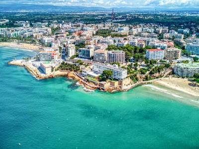 Salou convida a gaudir de la ciutat respectant qui hi viu
