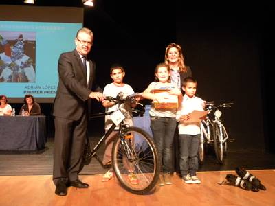 Salou distingeix els joves escolars en el marc  dels XI Premis 30 d’Octubre a la creativitat Infantil i Juvenil 2012