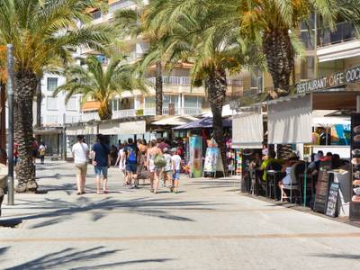 Salou engega una campanya per recordar la importància de seguir complint amb les mesures de protecció social contra contagis de COVID-19