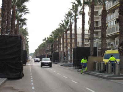 Salou es prepara per cobrir-se de 25 tones de colors de confeti en la 32a edició del Cós Blanc