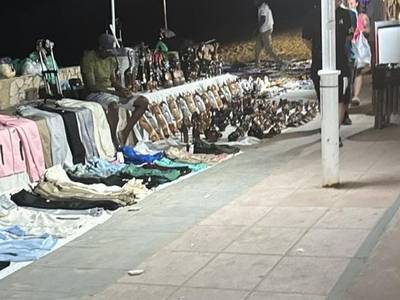 🎙️ Salou estudia portar a la Fiscalia la venda ambulant il·legal a Cambrils