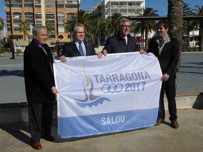 Salou hissa la bandera dels Jocs Mediterranis Tarragona  2017