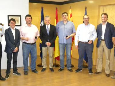 Salou homenatja a tres policies locals pels 25 anys de servei al municipi