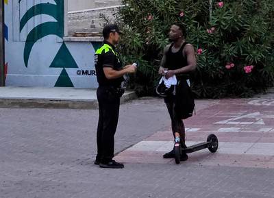 Salou reforça el control policial dels patinets amb 458 denúncies en nou mesos