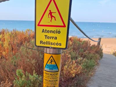 Salou reforça la seguretat a la Platja Llarga amb nova senyalització informativa
