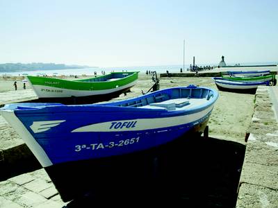 Salou restaura les barques de pescadors de l’espigó del Moll