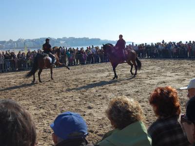 Salou surt al carrer per participar en el darrer dia de la Festa Major d'hivern