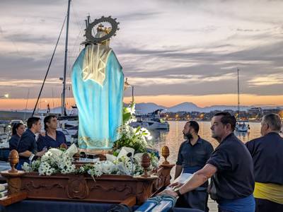 📸Salou viu un emotiu final de les Nits Daurades entre torxes, mar i focs artificials
