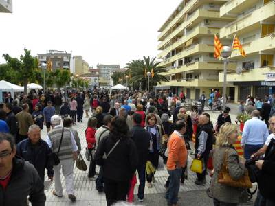 Salou viu un Sant Jordi multitudinari