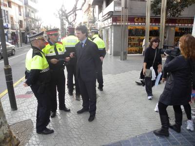 Seguretat Ciutadana, a través de la Policia Local de Salou, enceta aquest mes de març una campanya informativa i de prevenció davant les distraccions al volant