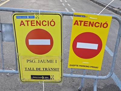 Talls de trànsit al passeig Jaume I, per preparar el Cós Blanc